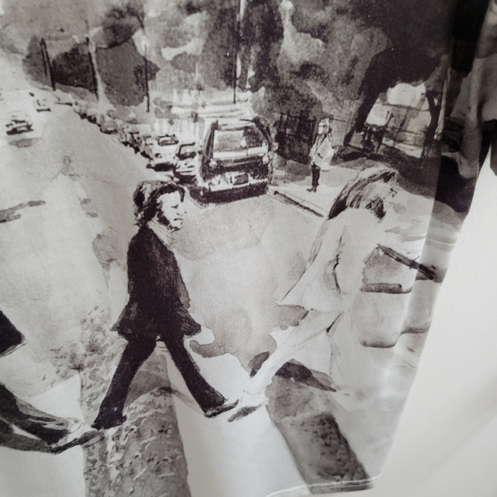 Beatles V-Neck Street-Scene Graphic Tee Abbey Road Washed Monochrome Black White - Picture 7 of 10